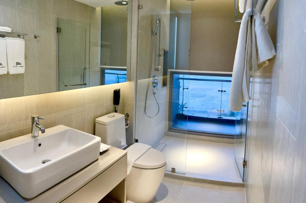 Symphony Of The Sea Hotel Bang Saen Ngoại thất bức ảnh